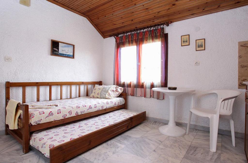 Kehagias Apartments Βρασνά Δωμάτιο φωτογραφία